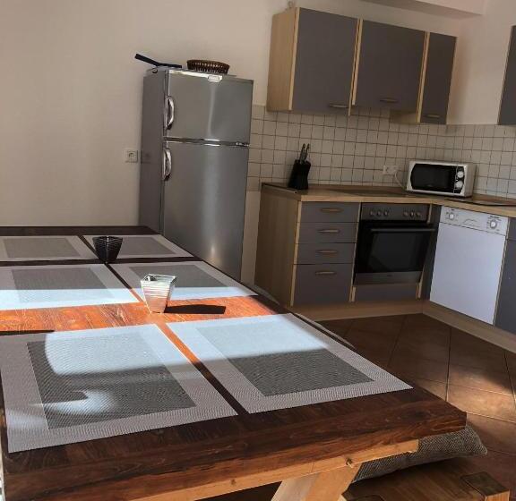 Апартаменты 3 Спальни, Nuhnetal