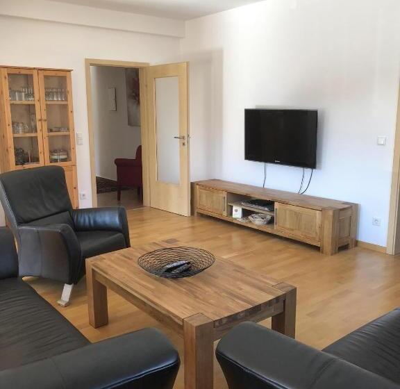 Апартаменты 3 Спальни, Nuhnetal