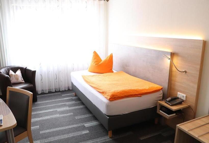 标准单人间, Restaurant Berghof