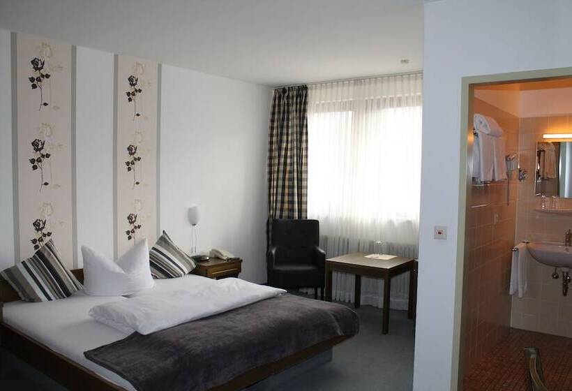 غرفة قياسية ثلاثية, Stadt Gernsbach