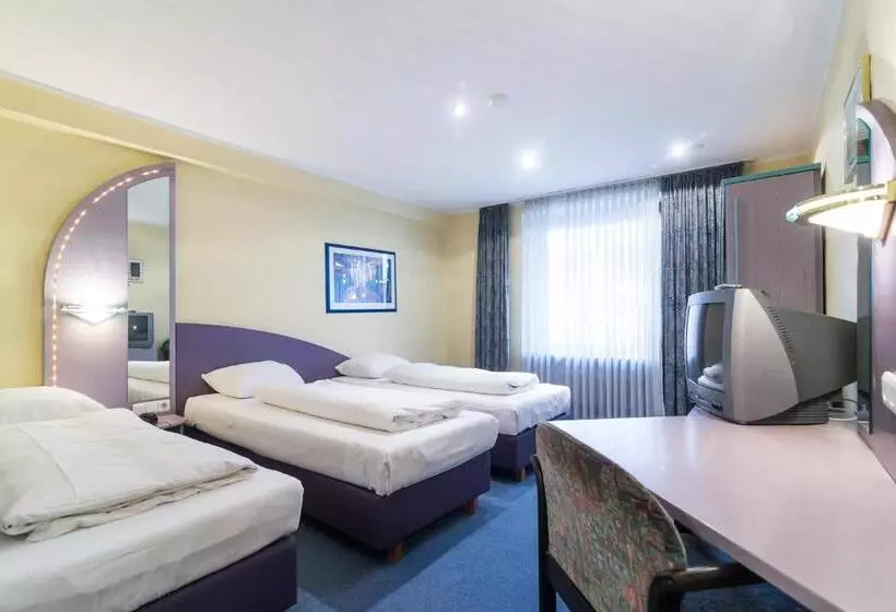 اتاق استاندارد سه نفره, Tagungshotel Höchster Hof