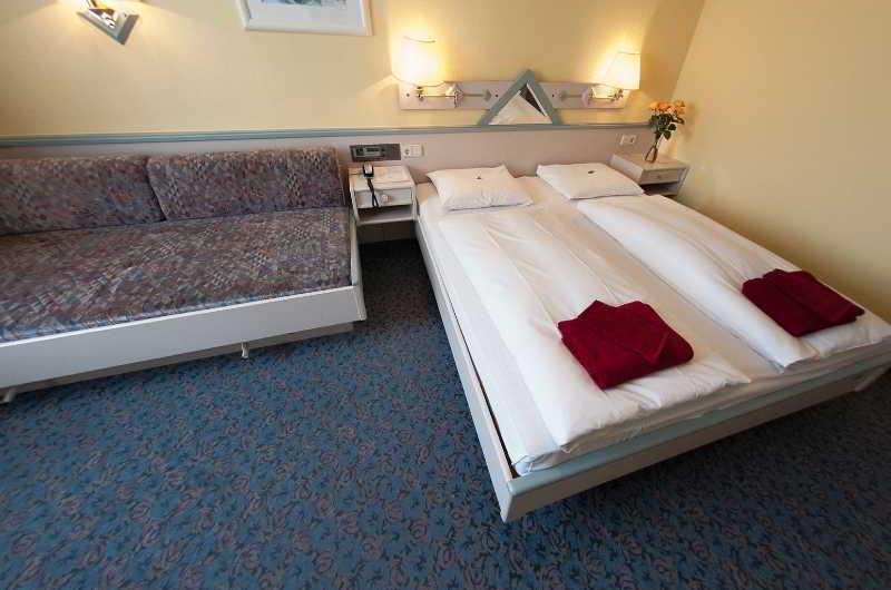 غرفة قياسية ثلاثية, Tagungshotel Höchster Hof