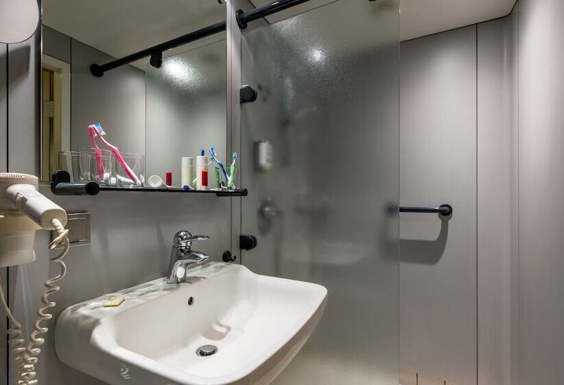 스탠다드 트리플 룸, Baden Baden