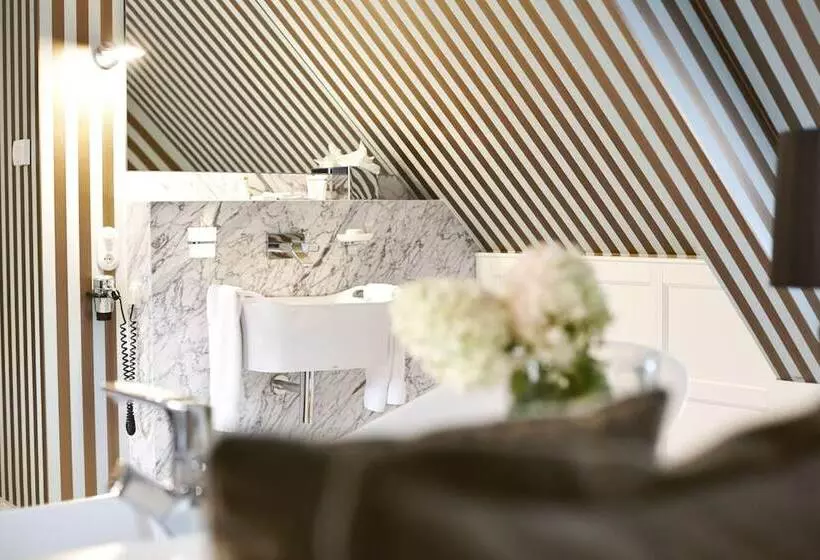 سوییت جونیور, Waldhotel Stuttgart