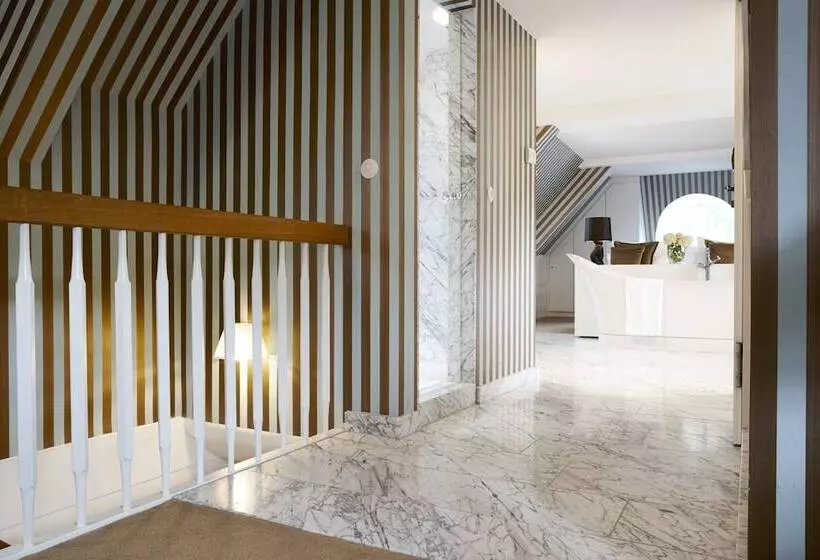 سوییت جونیور, Waldhotel Stuttgart