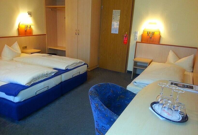 Номер Стандарт Трехместный, City Partner Hotel Strauss