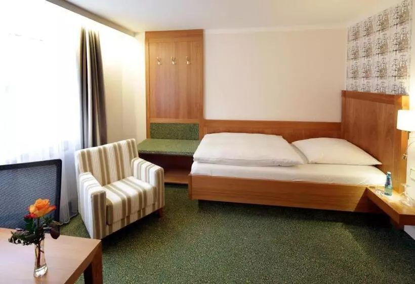 Quarto standart individual, Bayerischer Hof
