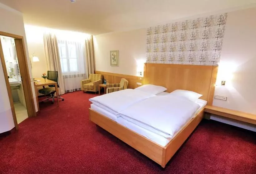 Quarto Classe Business, Bayerischer Hof