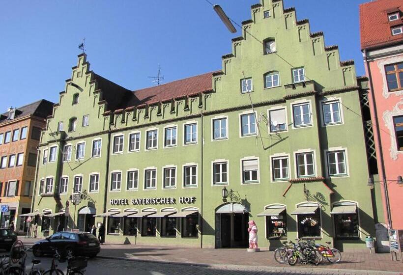 شقة غرفة واحدة, Bayerischer Hof