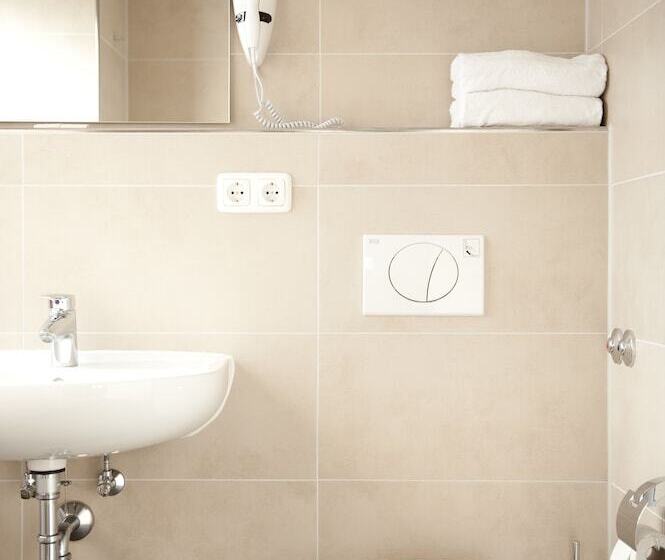 اتاق استاندارد یک نفره, Blauer Bock