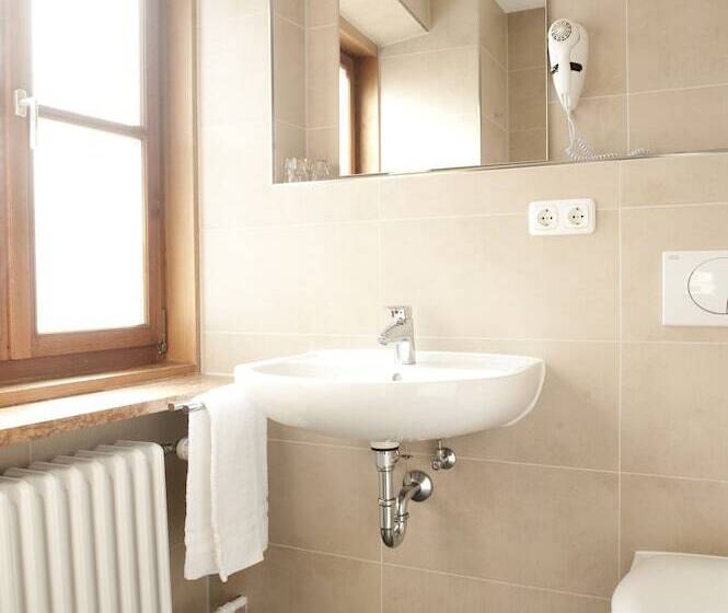 اتاق پرمیوم, Blauer Bock