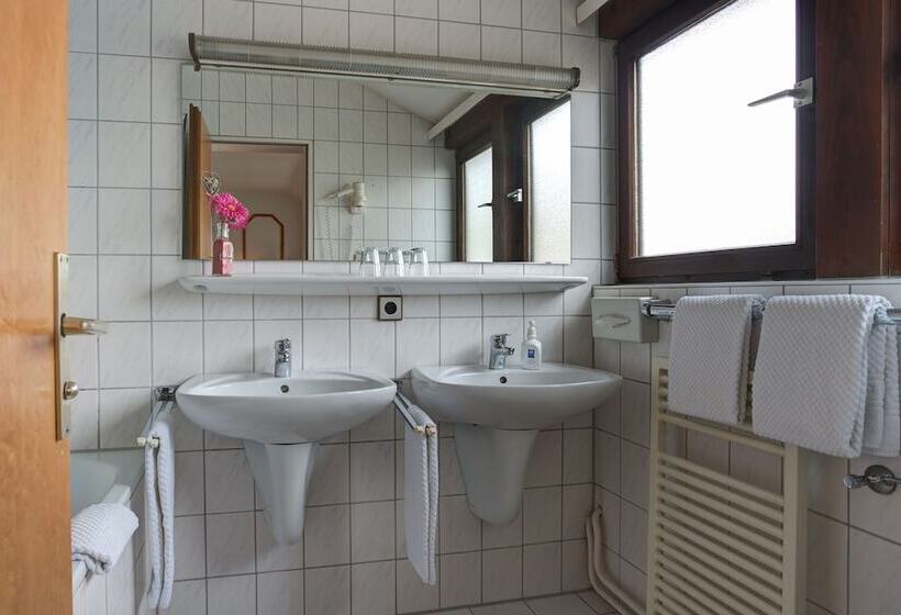 Номер Стандарт Трехместный, Centro Hotel Stern, Trademark Collection By Wyndham