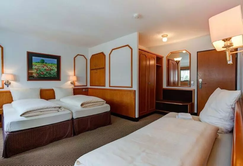 Standard Triple Room, Centro Hotel Stern, Trademark Collection By Wyndham
