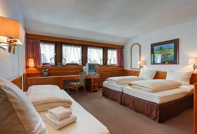 غرفة قياسية ثلاثية, Centro Hotel Stern, Trademark Collection By Wyndham