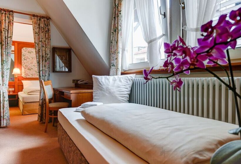 غرفة قياسية رباعية, Centro Hotel Stern, Trademark Collection By Wyndham