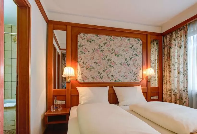 Standard Quadruple Room, Centro Hotel Stern, Trademark Collection By Wyndham