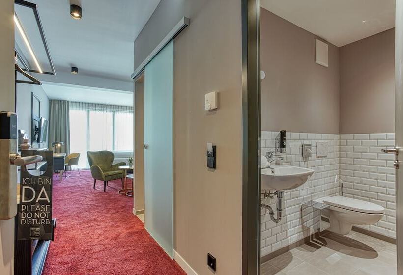 غرفة قياسية ثلاثية, Centro Hotel Stern, Trademark Collection By Wyndham