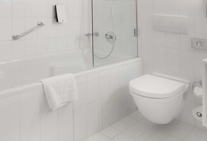 Quarto Triplo Estandar, Deutsches Theater