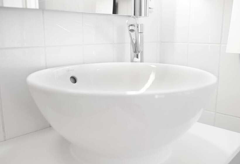 Quarto Triplo Estandar, Deutsches Theater