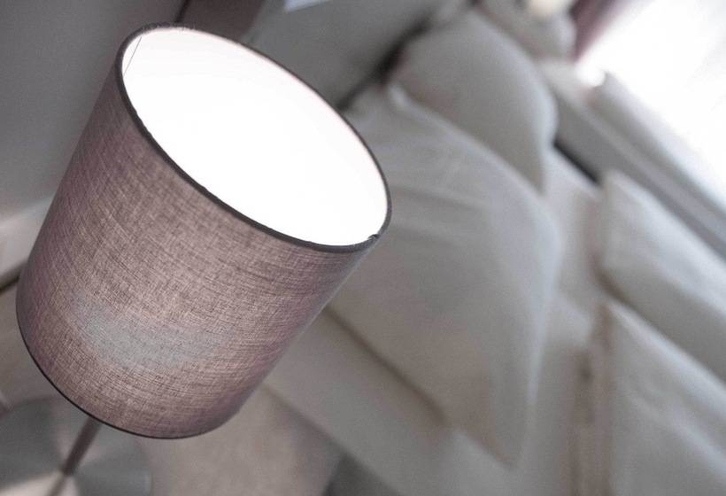 Quarto Triplo Estandar, Deutsches Theater