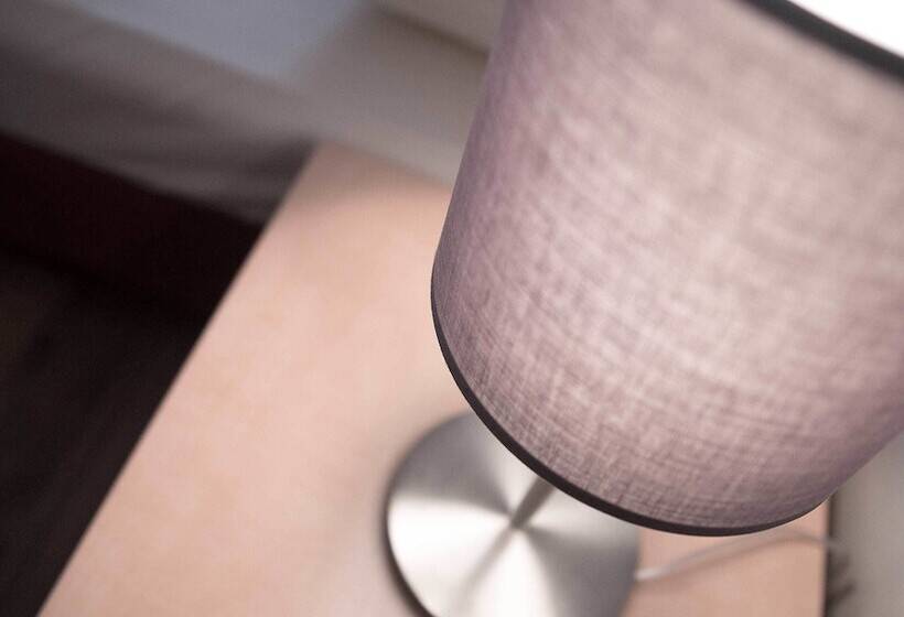 Suíte Júnior, Deutsches Theater