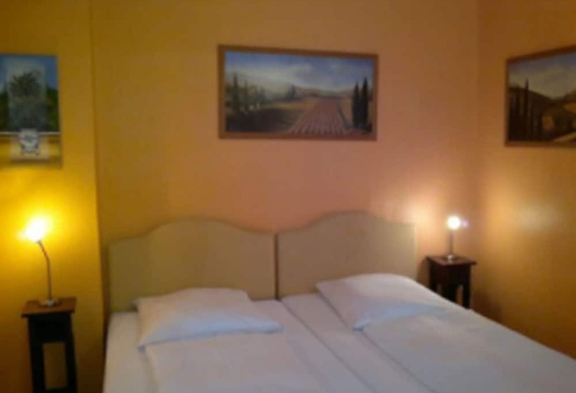 اتاق استاندارد سه نفره, Galleria