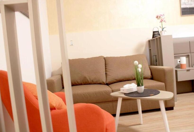 豪华套房, Isar City