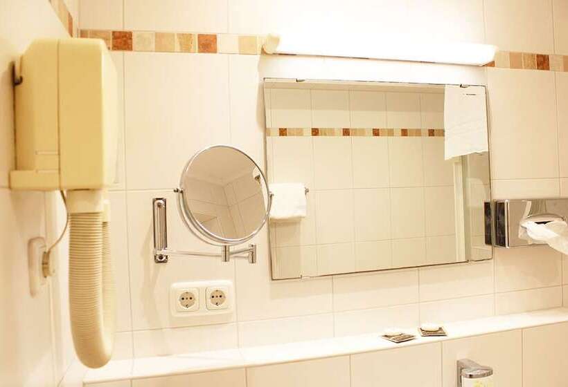 家庭间, Isar City