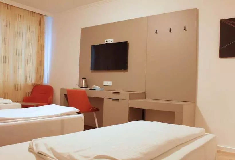Family Room, Isar City