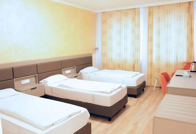 Family Room, Isar City