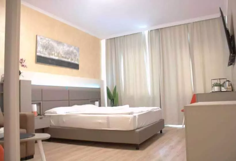 Suit Deluxe, Isar City