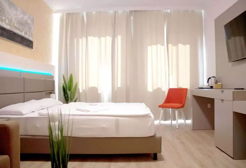 Suit Deluxe, Isar City