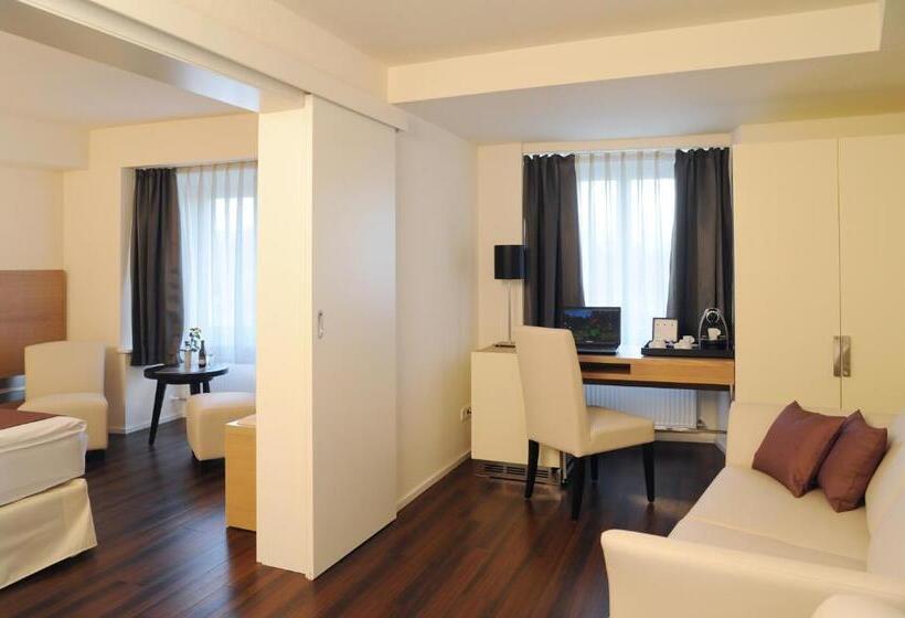 패밀리 룸, Goldener Knopf