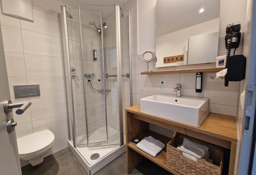 חדר קלאסי, Tanneck