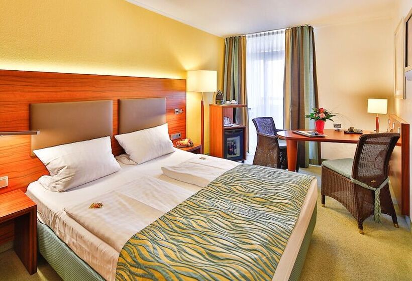 اتاق لوکس, Wallis