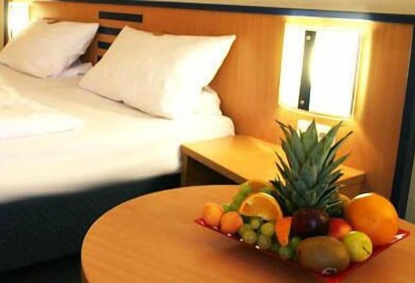 اتاق خانوادگی, Wallis