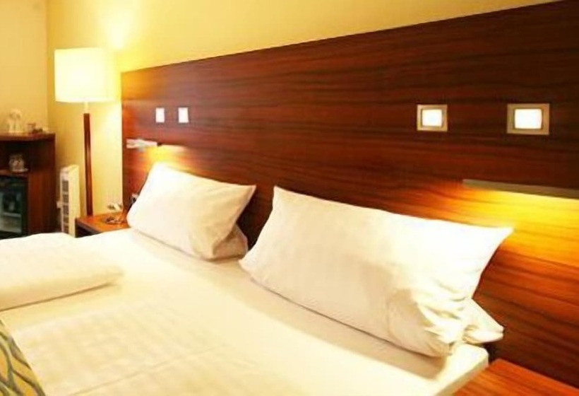 اتاق خانوادگی, Wallis