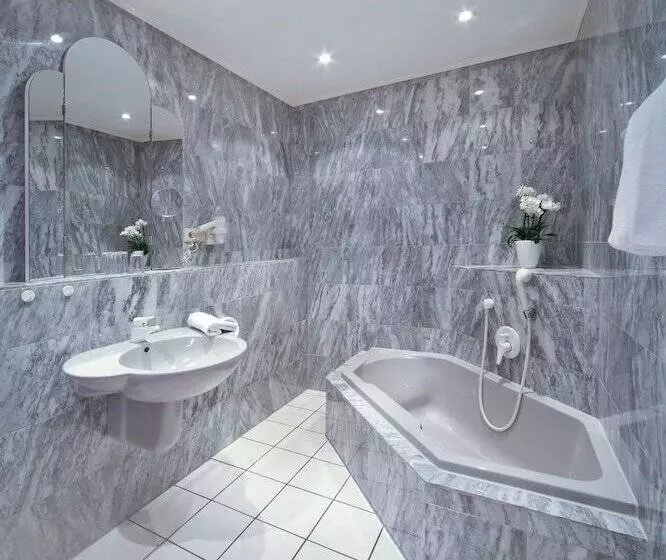 Rahat Oda, Waldhotel Bächlein