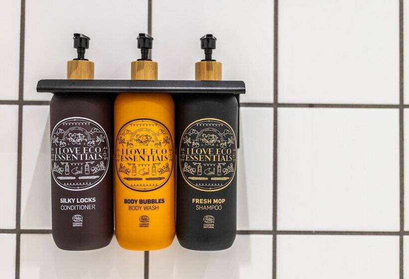 غرفة قياسية مطلة على المدينة, Atlantic