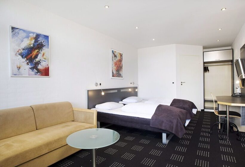 جناح عائلي, Hedegaarden