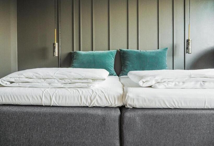 Номер Стандарт, Marina