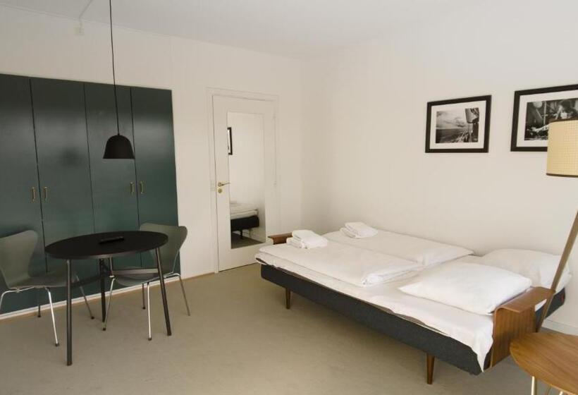 Семейный Номер, Marina