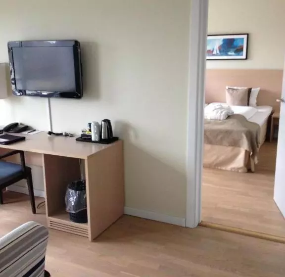 Family Room, Marina
