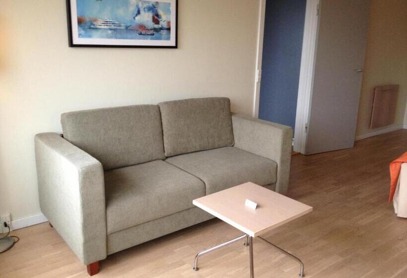 Семейный Номер, Marina