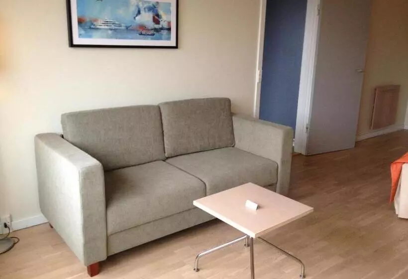 Family Room, Marina
