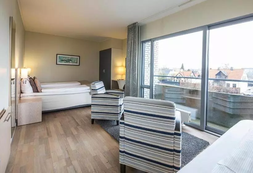 Family Room, Marina