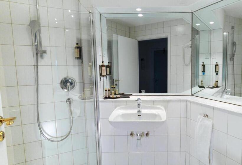 Номер Стандарт Вид на Море, Marina