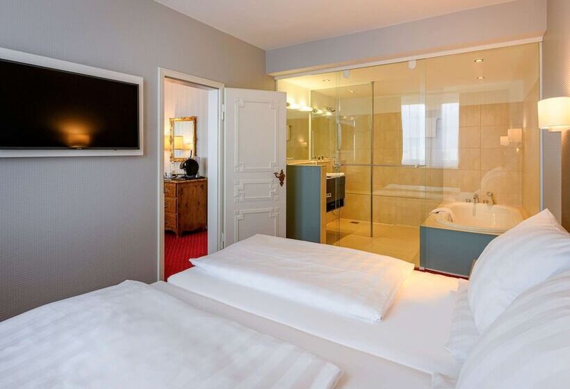 جناح جونيور, Mercure Hotel Potsdam City