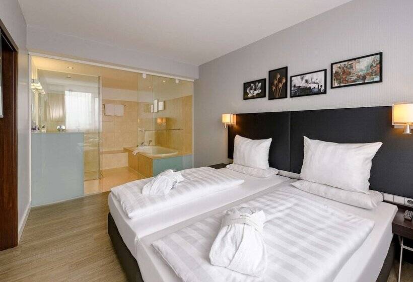 جناح جونيور, Mercure Hotel Potsdam City