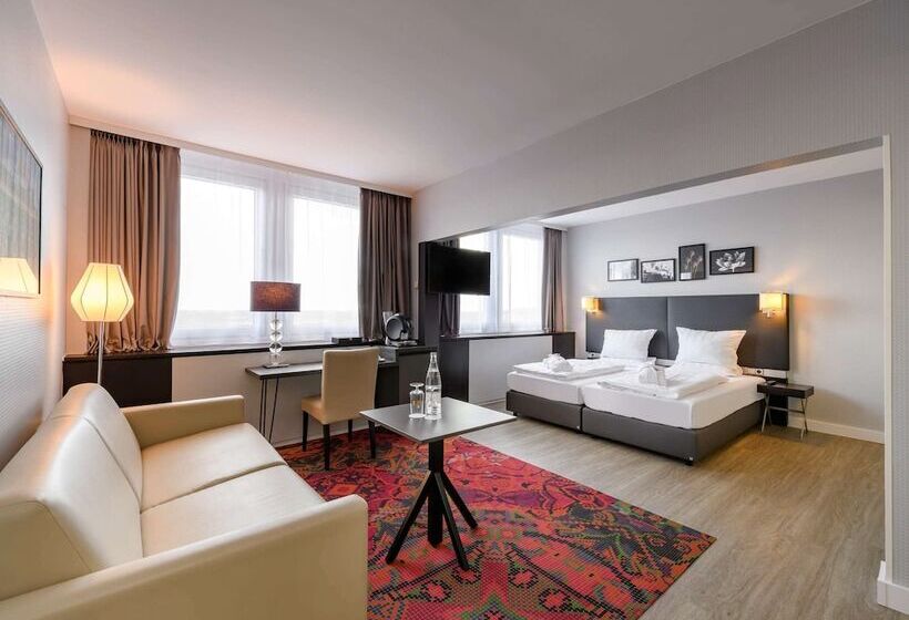جناح جونيور, Mercure Hotel Potsdam City